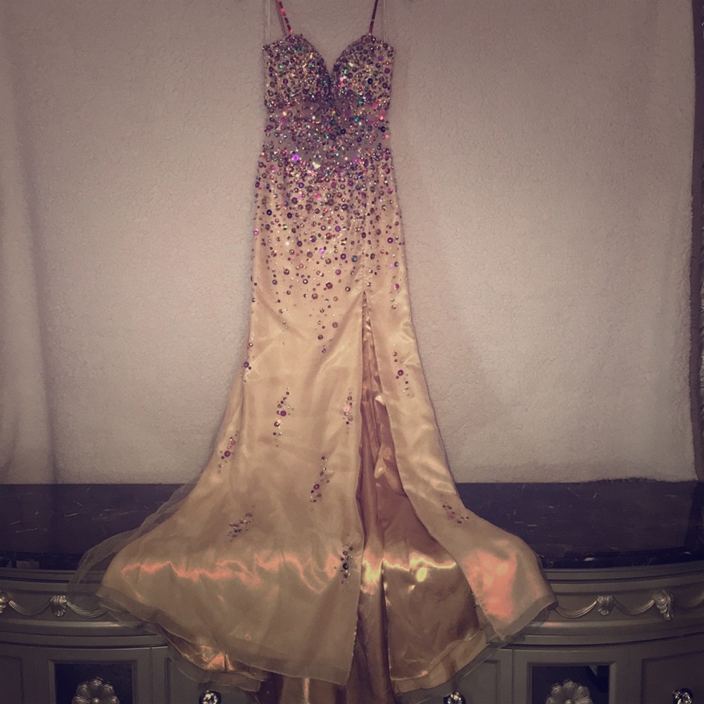 🔥Elegant Classy Formal Evening Gown/Prom Dress🔥